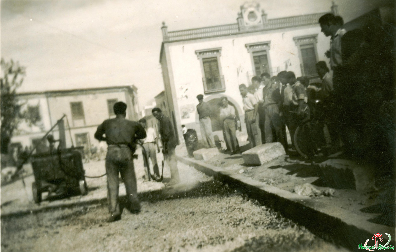 Obras de asfaltado en la Plaza (II).1956