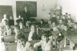 Grupo de niños en la clase de Don Rafael. 1970