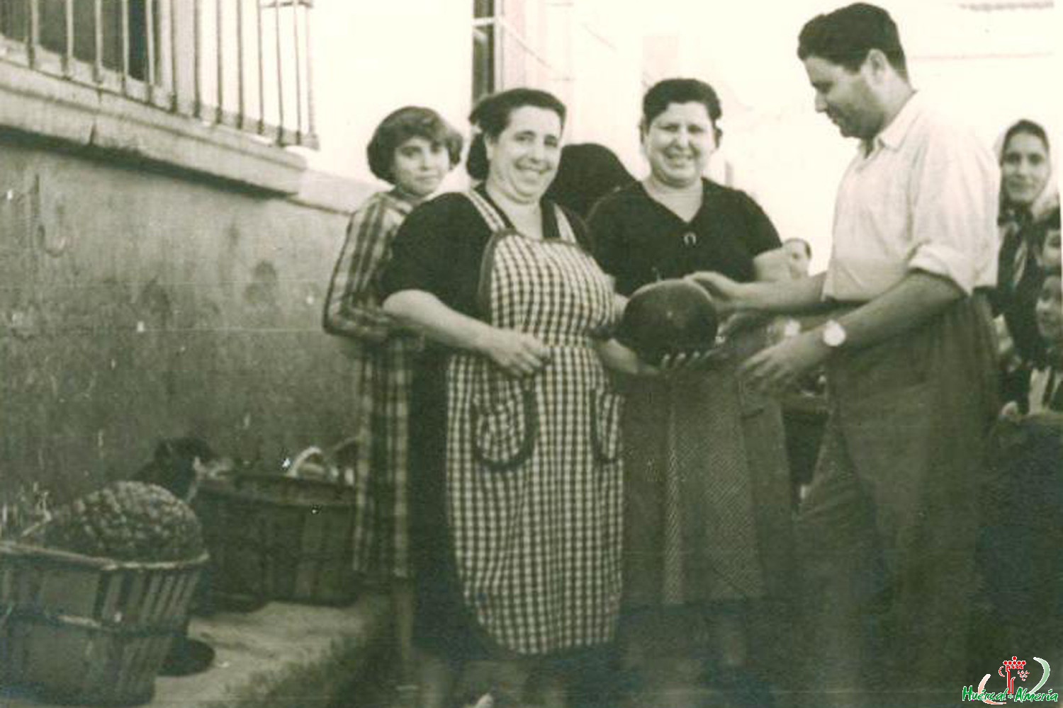 Vendiendo en la plaza.1955