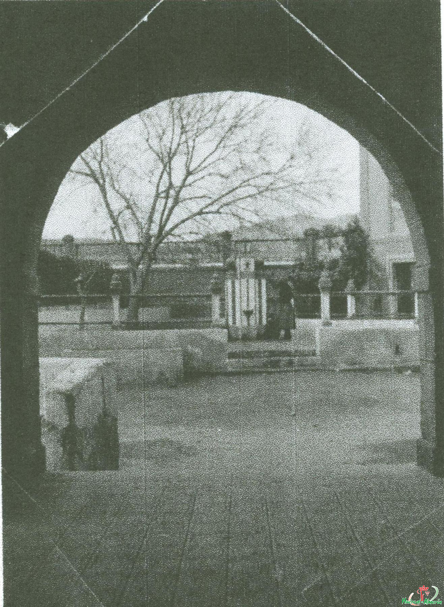 Caño de la fuente en la Plaza de Huércal. 1942