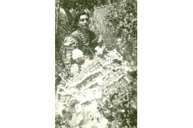 Joven vestida de flamenca. 1950/1959