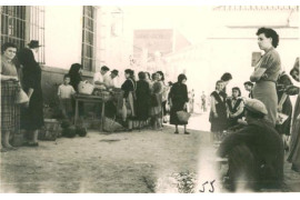 El mercado en la Plaza de Huércal. 1955
