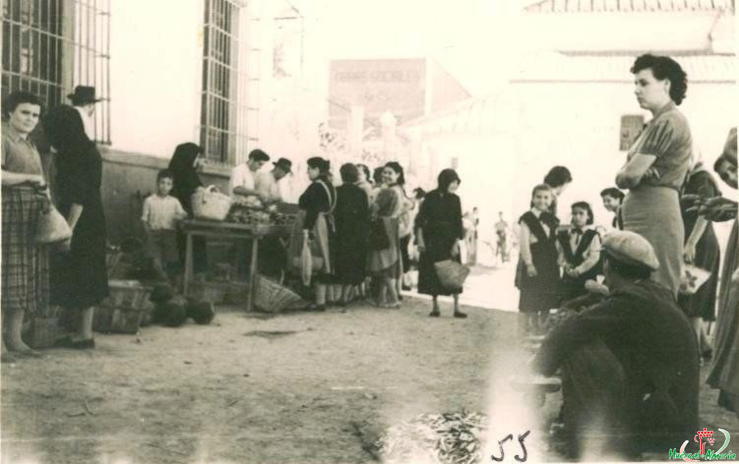 El mercado en la Plaza de Huércal. 1955