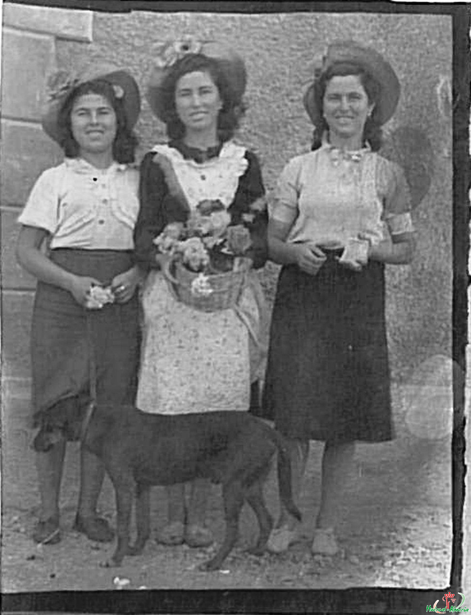 Recogiendo flores en el Cortijo Las Mascaranas.1942