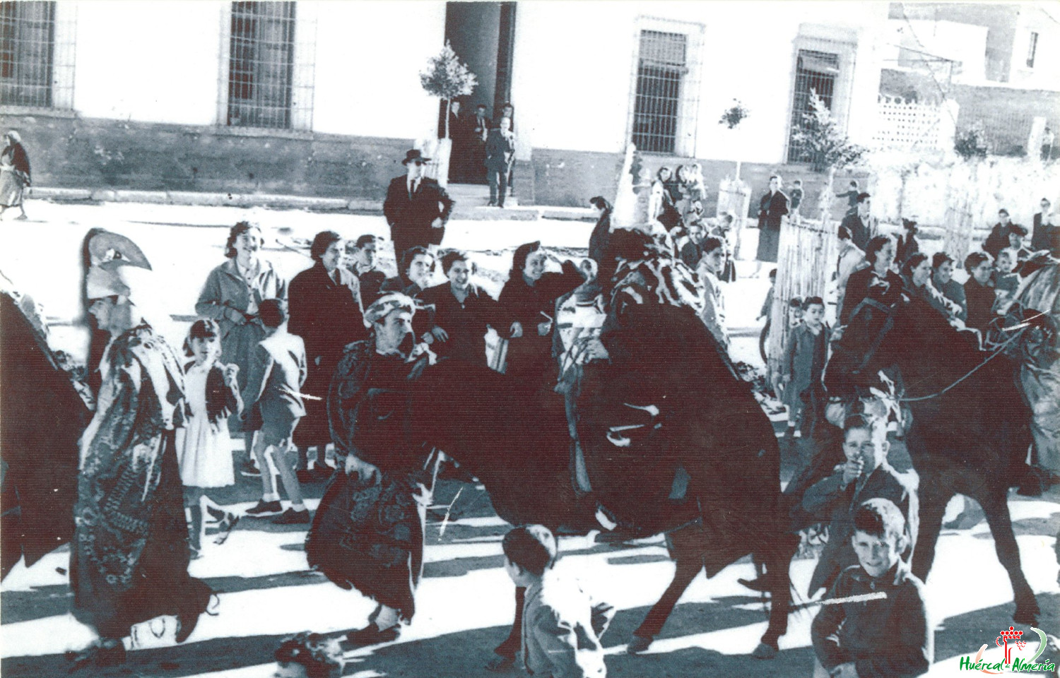 Cabalgata de los Reyes Magos de la Sección Femenina.1945